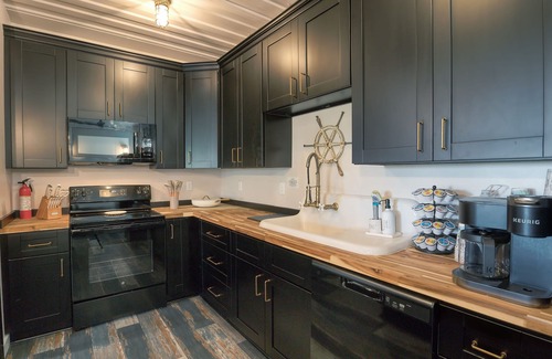 Delacroix House | Camp Conex a Shipping Container in Shell Beach, LA