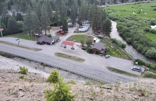 Ravalli County RV Rental | CAMP SULA - RV SITE 17