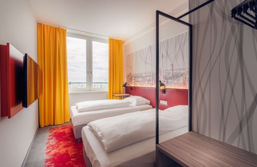 Schoenefeld Hotel | Campanile Berlin Brandenburg Airport