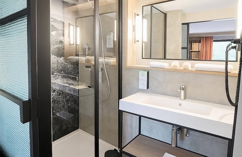 Riom Hotel | Campanile NATURE - Clermont Ferrand Nord Riom