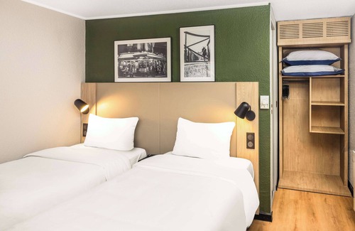 Meaux Hotel | Campanile NATURE - Meaux