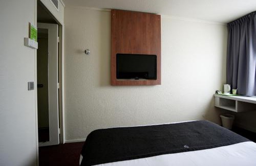 Chaville Hotel | Campanile Paris Ouest - Chaville