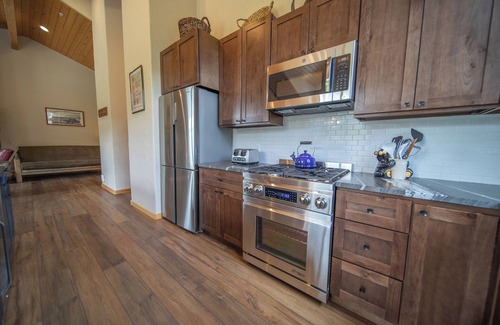 Mountain House Condo | Campfire Mountain 6