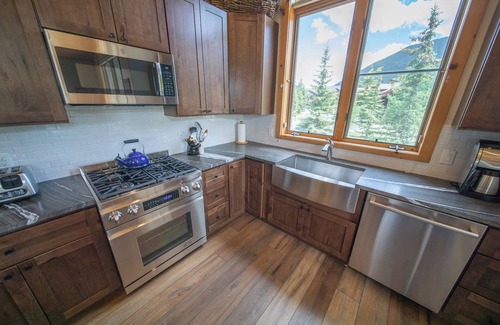 Mountain House Condo | Campfire Mountain 6