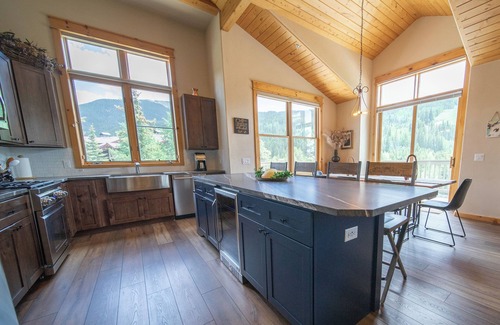 Mountain House Condo | Campfire Mountain 6