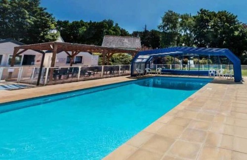 Plestin-les-Greves House | Camping 2 étoiles - Piscine - ccaibid