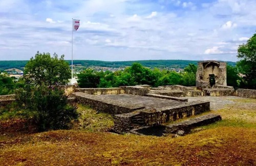 Saint-Amand-Montrond Ski Chalet | Camping Canal de Berry *** - Classic Amazon Lodge on stilts 3 rooms 4 people Without sanitary facilities
