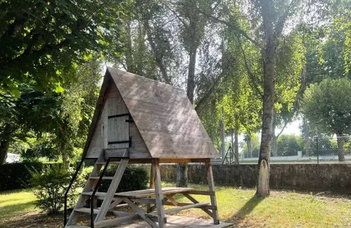 Saint-Amand-Montrond Ski Chalet | Camping Canal de Berry *** - Classic Amazon Lodge on stilts 3 rooms 4 people Without sanitary facilities