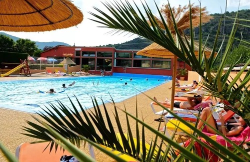 Saint-Rome-de-Tarn Villa | Camping de la Cascade * - House-Chalet 45m2 - Comfortable - TV - Washing machine – Sunbeds - (July and August: Friday/Friday) 6 people