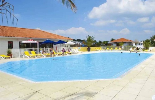 Tharon-Plage House | Camping - Parc aquatique - ccbafhh