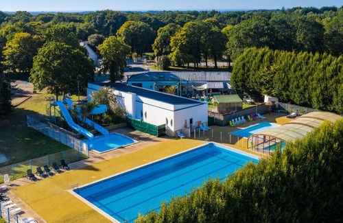 Saint-Yvi House | Camping Le Bois de Pleuven **** - Mobile Home Classic 4 room flat 6 People