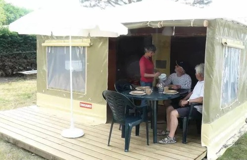 Audenge House | Camping Le Braou* - Canvas Bungalow 16m² 2 bedrooms - without bathroom 4 people