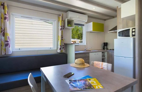 Greoux-les-Bains Ski Chalet | Camping Paradis La Pinède* - Chalet Pagnol 3 rooms 4 people Air-conditioned