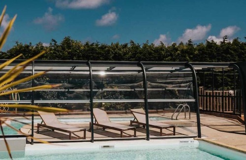 Pleumeur-Bodou House | Camping - Piscine - efaddh