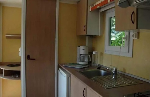 Nabirat House | Camping Ushuaïa Villages les Pialades * - Mobile home 5 - 26m² with semi-covered terrace/2 bedrooms for 5 people