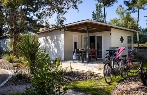Saint-Hilaire-de-Riez Ski Chalet | Campsite Domaine des Salins * - Chalet Bois 33m2/3 bedrooms + covered terrace 6 people