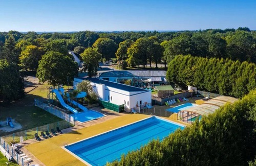 Saint-Yvi House | Campsite Le Bois de Pleuven* - Classic 4-room mobile home for 6 people