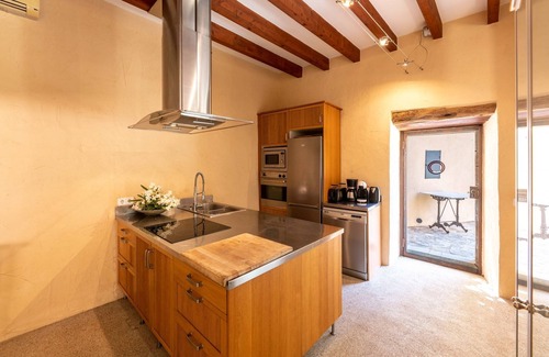 Buger House | Can Mir with Pool & Near Beach