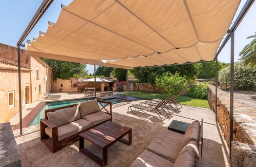 Buger House | Can Mir with Pool & Near Beach