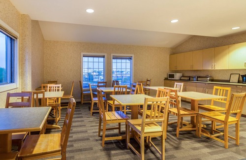 Southwest Calgary Hotel | Canadas Best Value Inn Calgary Chinook Station