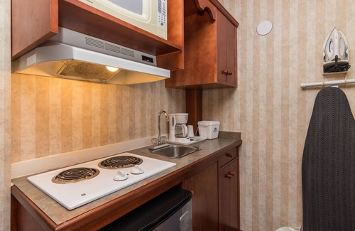 Southwest Calgary Hotel | Canadas Best Value Inn Calgary Chinook Station