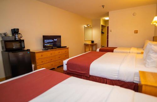 Whitehorse Hotel | Canadas Best Value Inn- Riverview Hotel