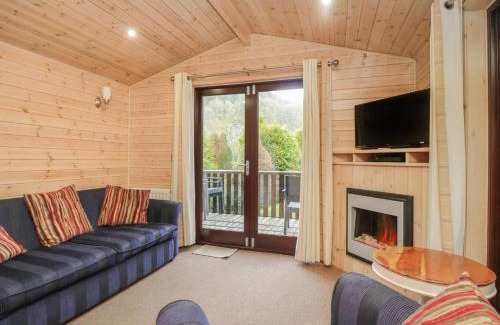Keswick House | Canadian Cabin No 38
