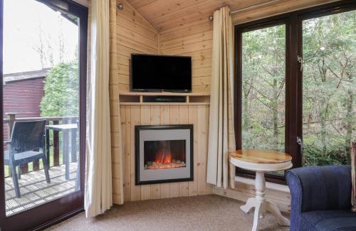 Keswick House | Canadian Cabin No 38