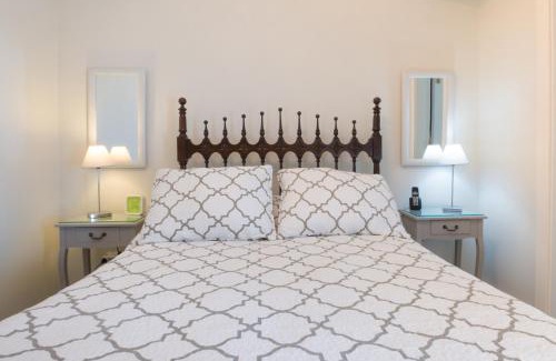 Ponta Delgada Villa | Canadian Villa