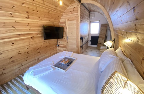 Hillingdon House | Canal Cottages