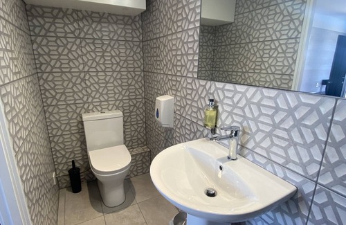 Hillingdon House | Canal Cottages