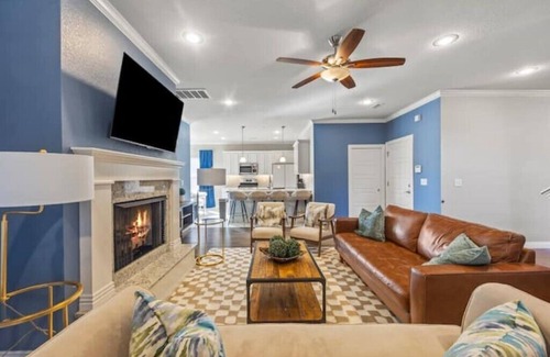 Lowell House | Canal - Modern Homen