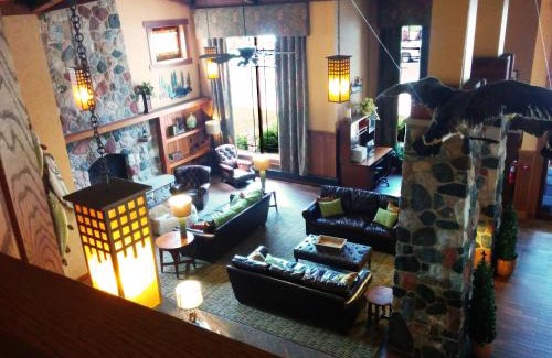 Downtown - Waterfront Hotel | Canal Park Lodge