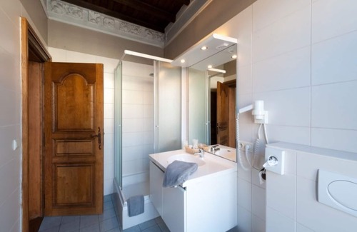 Historical Center Bruges Hotel | Canalview Hotel Ter Reien