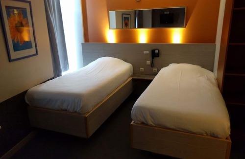 Historical Center Bruges Hotel | Canalview Hotel Ter Reien
