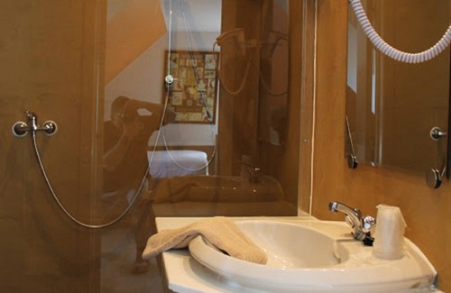 Historical Center Bruges Hotel | Canalview Hotel Ter Reien
