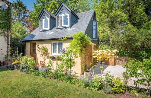 Lower Heyford House | Candlewick Cottage