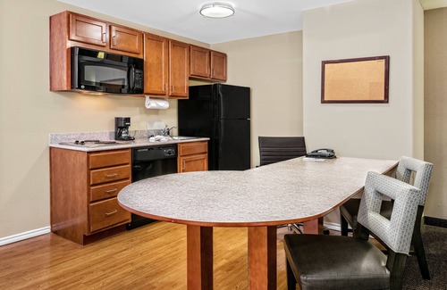 Galveston Hotel | Candlewood Suites Galveston by IHG