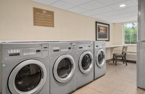 Huntersville Hotel | Candlewood Suites Huntersville-Lake Norman Area by IHG