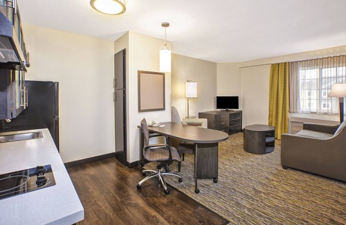 Castleton Hotel | Candlewood Suites Indianapolis by IHG