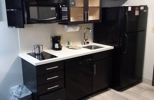 Alcoa Hotel | Candlewood Suites Knoxville Airport-Alcoa by IHG