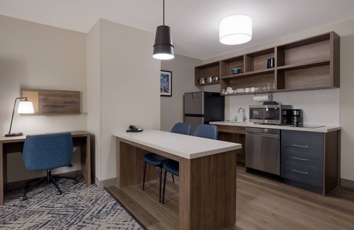 Lafayette Hotel | Candlewood Suites Lafayette - River Ranch by IHG