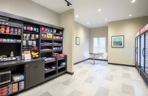 Country Walk Hotel | Candlewood Suites Miami Exec Airport - Kendall by IHG