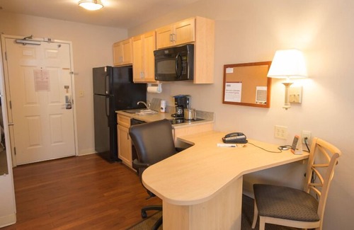 Minot Hotel | Candlewood Suites Minot by IHG