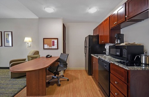 Mount Mourne Hotel | Candlewood Suites Mooresville/Lake Norman,NC by IHG