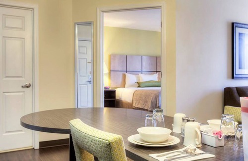 Mount Mourne Hotel | Candlewood Suites Mooresville/Lake Norman,NC by IHG