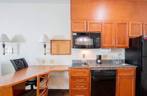 New Iberia Hotel | Candlewood Suites New Iberia by IHG