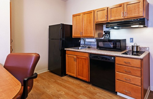 Pearland Hotel | Candlewood Suites Pearland by IHG