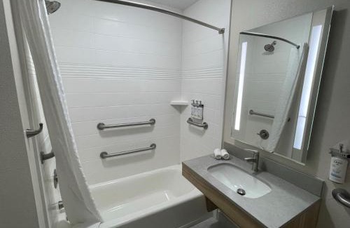 Skyland Park Hotel | Candlewood Suites Tuscaloosa by IHG