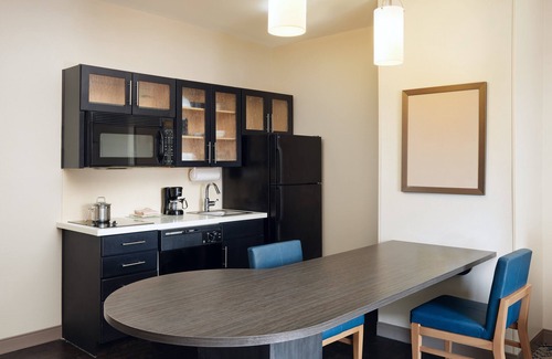 North Charleston Hotel | Candlewood Suites I-26 at Northwoods Mall by IHG